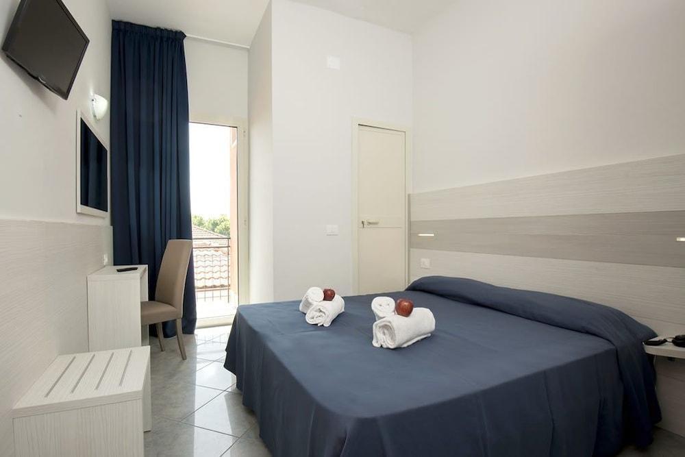 Hotel Scarlet Rimini Exterior photo